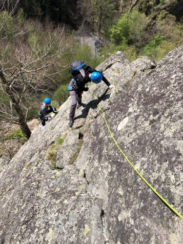 Gravity Fun Via Ferrata Canyoning et Escalade www.gravity-fun.fr Parcours montagne planfoy pilat loire